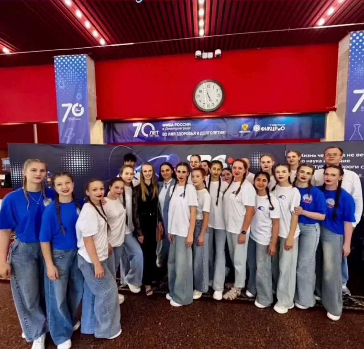 🤍 Люди в белых халатах — главные герои этого дня!
  
  19 июня 2026 года студенты специальности Сес