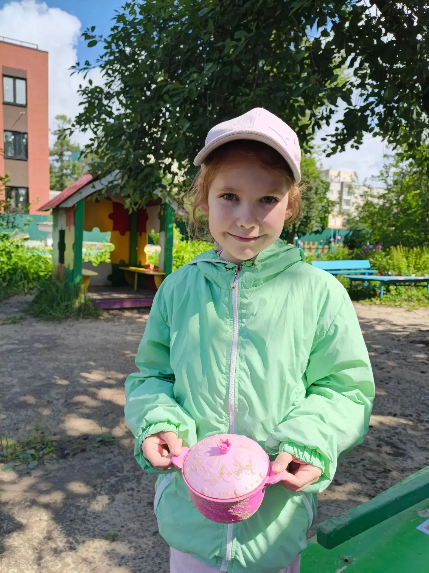 Всем приятного четверга, а для поднятия настроения приглашаем посетить наше кафе «Сказка»!