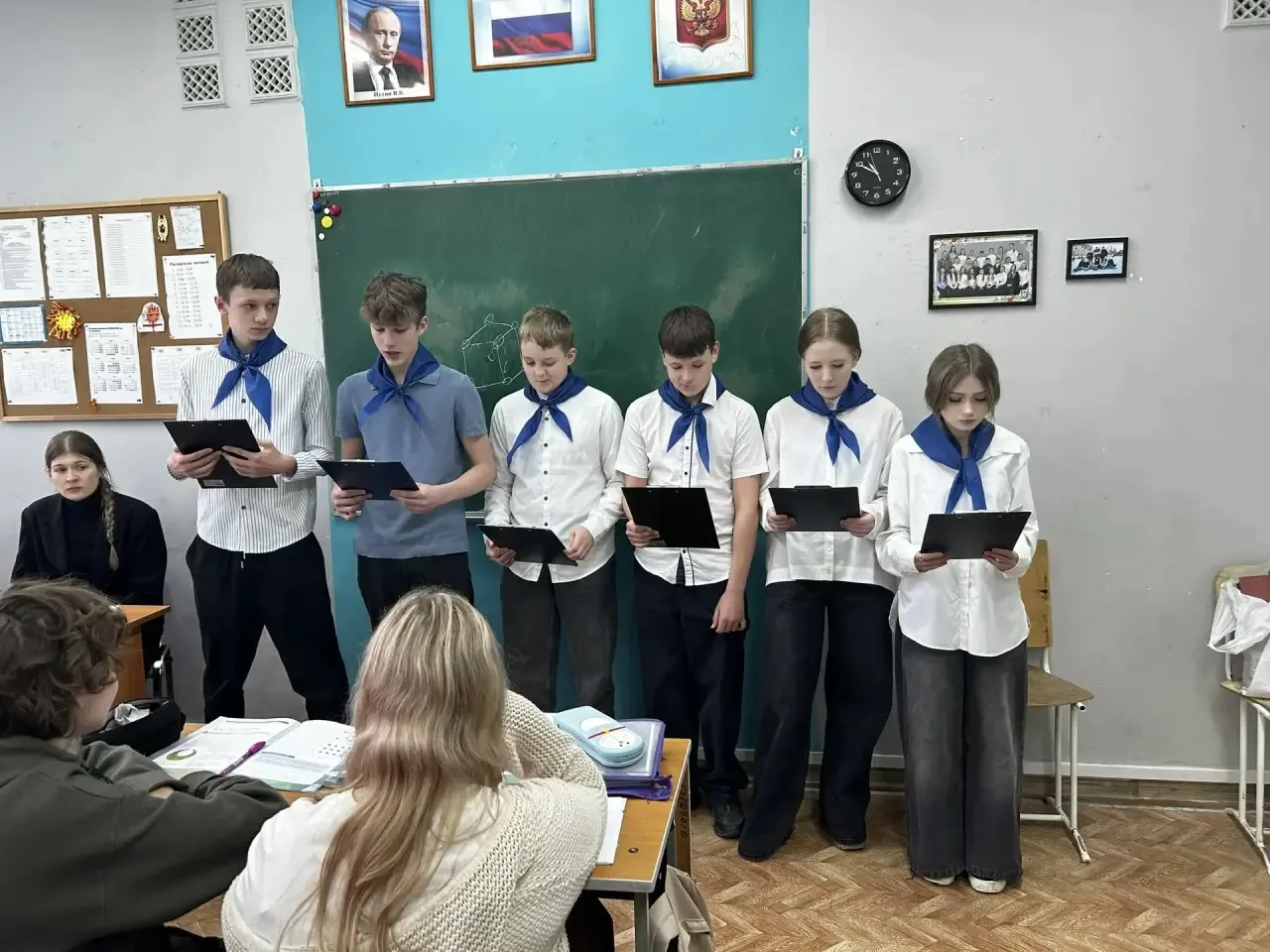 🕒 Пятиминутка «Осторожно, СПАЙС!» от учеников 7б  Сегодня наши ребята из 7б провели важную и нужную 