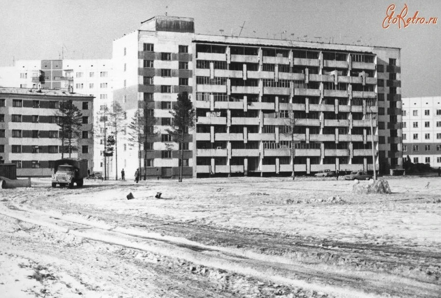 Общежитие КММУ-3 треста Тюменьгазмонтаж. 1985 год, Студенческая 14