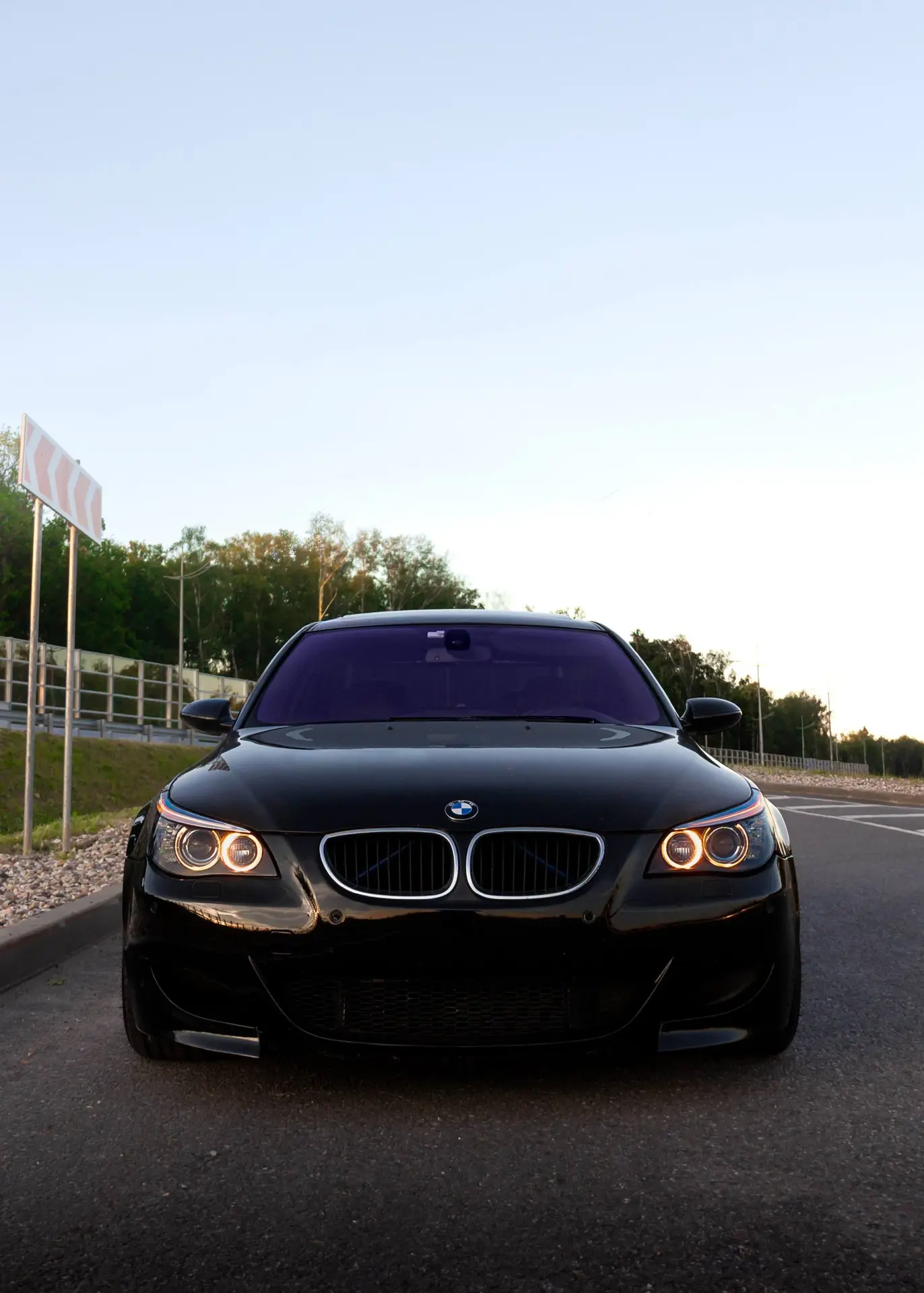 1. BMW M5 E60 V10
2. iPhone 17 Pro Max
3. iPhone 17 Pro
4. iPhone 17
5. iPhone Air
6. iPhone 17E
7. 