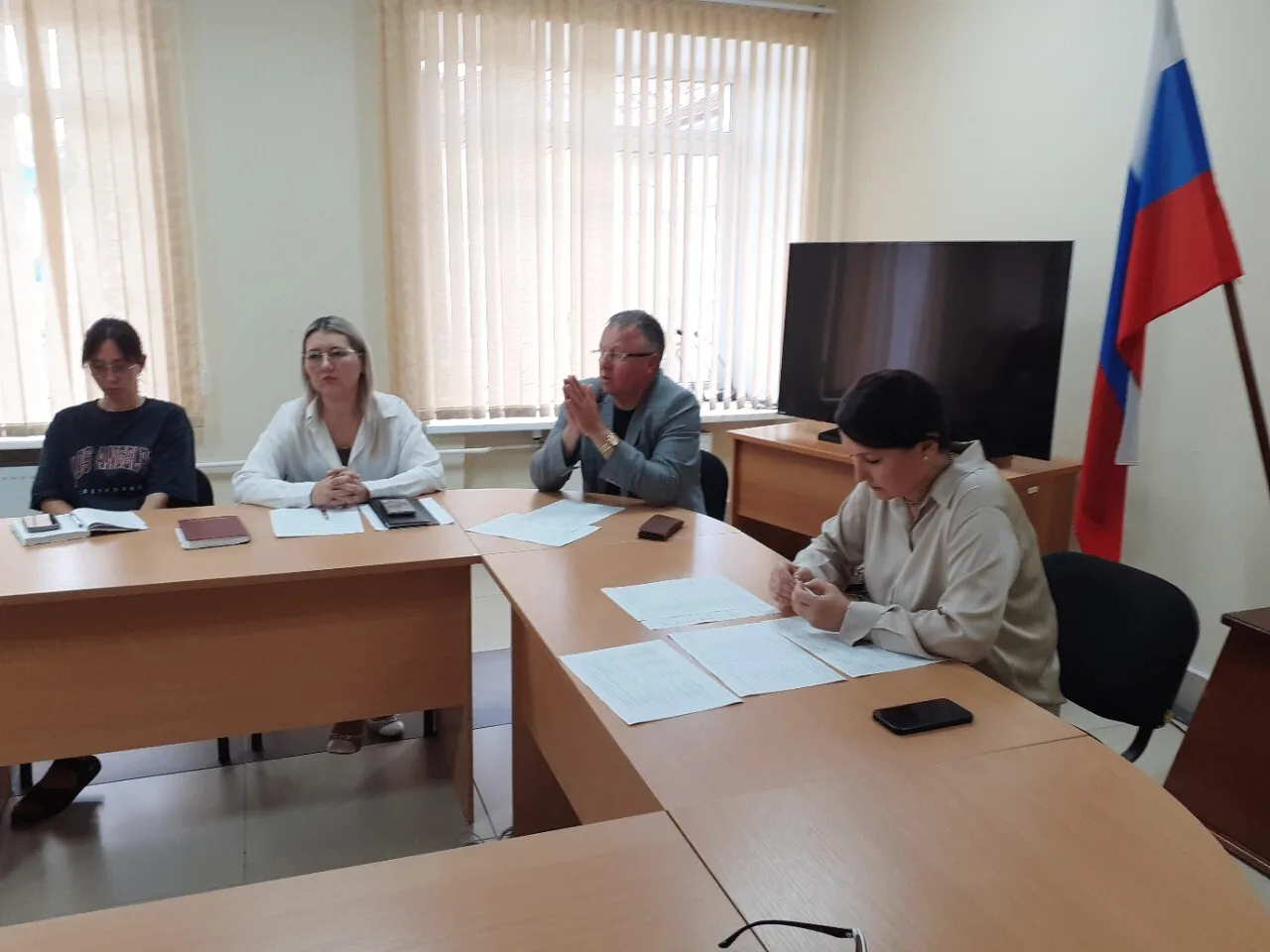 В конференц‑зале районного дома культуры состоялось совещание под председательством заместителя глав