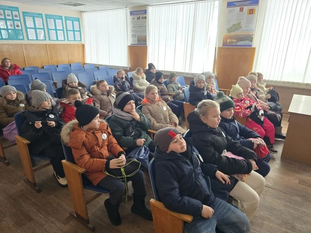 ✨Экскурсия в полицию  В рамках недели Мужества сегодня члены отряда ЮИД побывали на экскурсии в поли