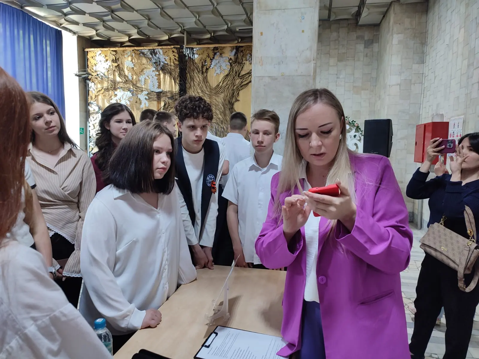 МедиаПервые: Погнали! 🚀  12 мая наши лицеисты Сидорова Ксения (8б), Дель Полина (9а) и Петров Дмитри