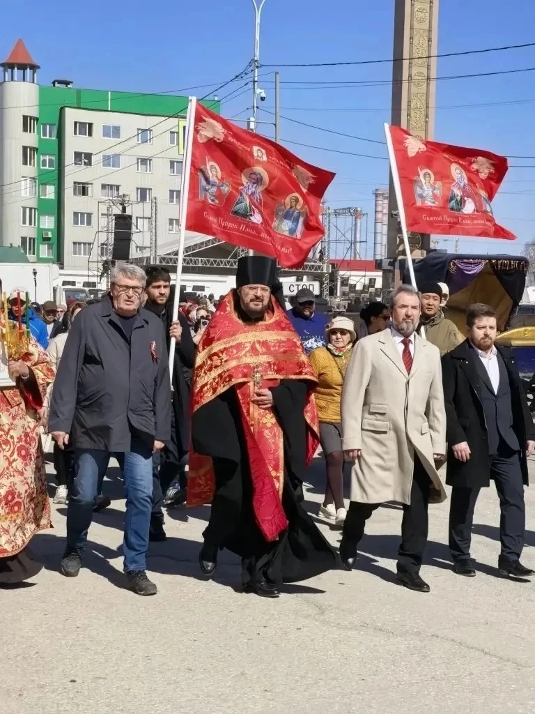 ГЕОРГИЯ ПОБЕДОНОСЦА ПРОСЛАВЛЯЯ...  Русский народ испокон века шел на битву под штандартами прославле