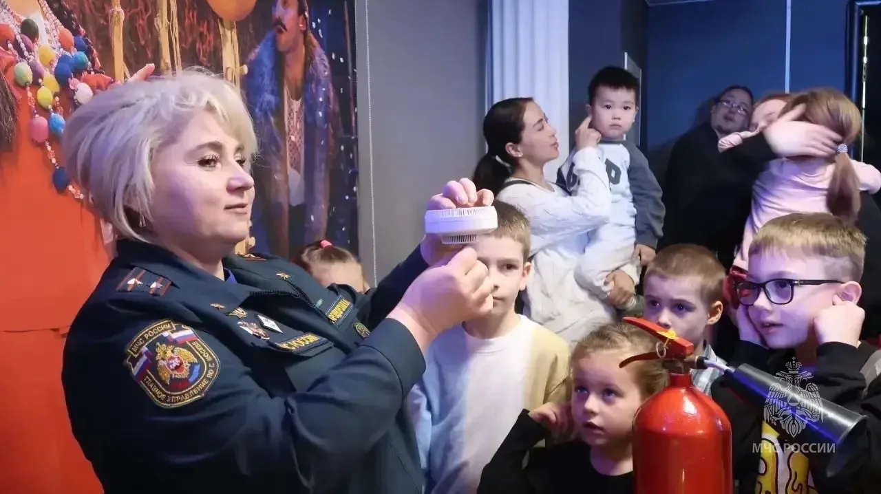 🎭 В Московском театре иллюзии прошёл комплексный урок безопасности  Перед премьерой спектакля «Кошки