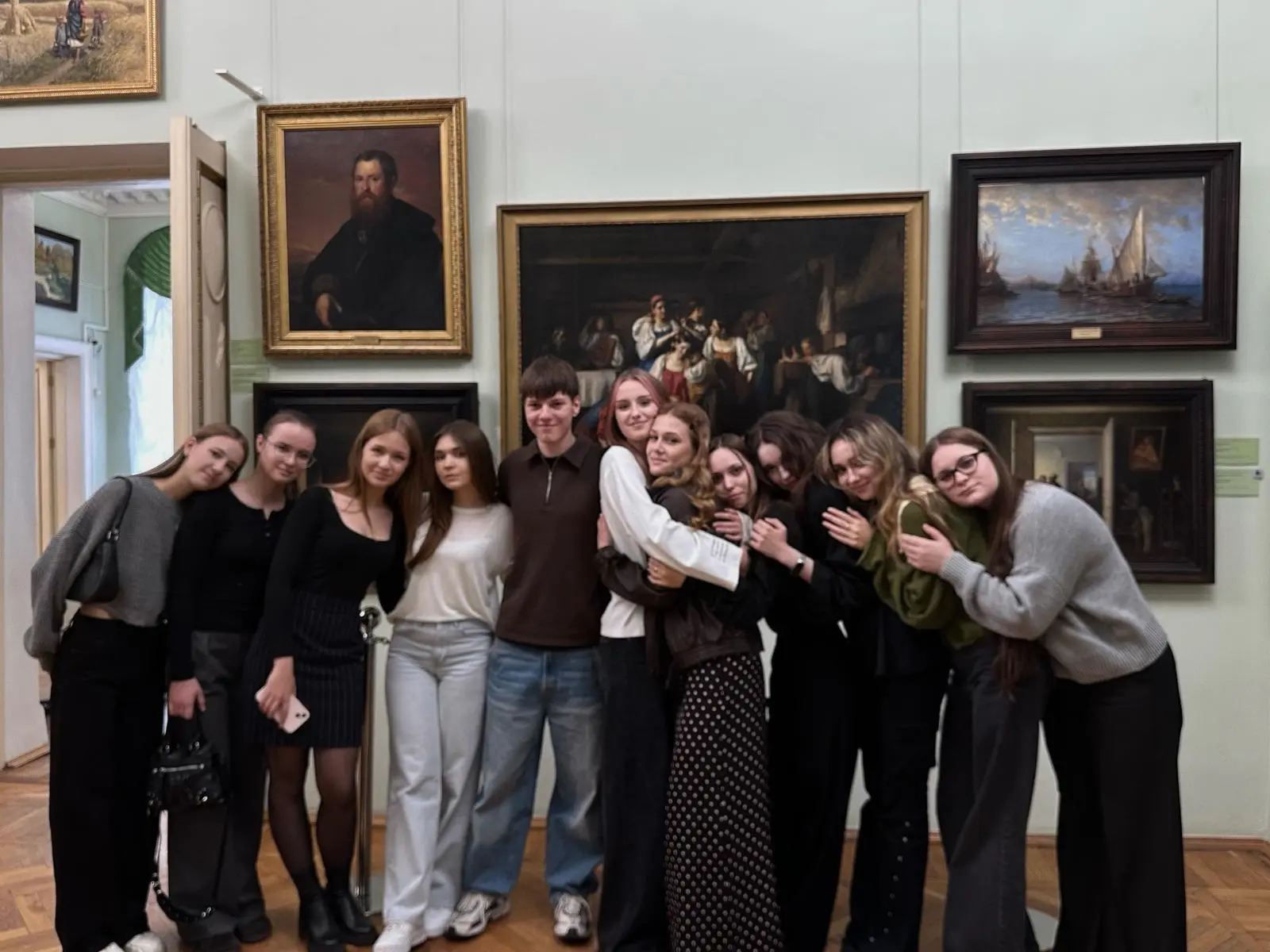 🎨 Искусство и медицина: студенты ВГМУ побывали в музее
