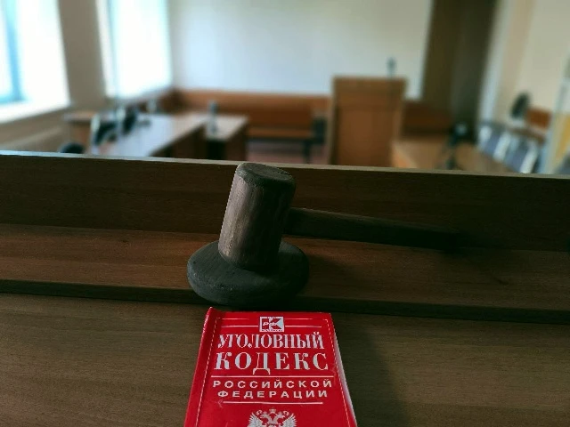 В Родниках местный 44-летний житель осужден за оскорбление полицейского и применение на...