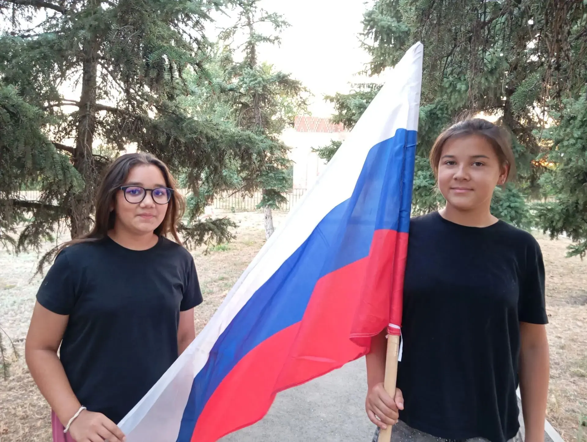 🇱🇮Обучающиеся 7  класса  присоединились к акции " Мой флаг - моя Россия».