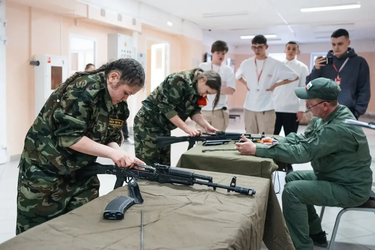 🇷🇺✨ НАШИ УЧАЩИЕСЯ — УЧАСТНИКИ РЕГИОНАЛЬНОГО СЛЁТА «ПОСТ №1» ✨🇷🇺  🌟 Поздравляем команду «ПЕРВЫЕ в Пер