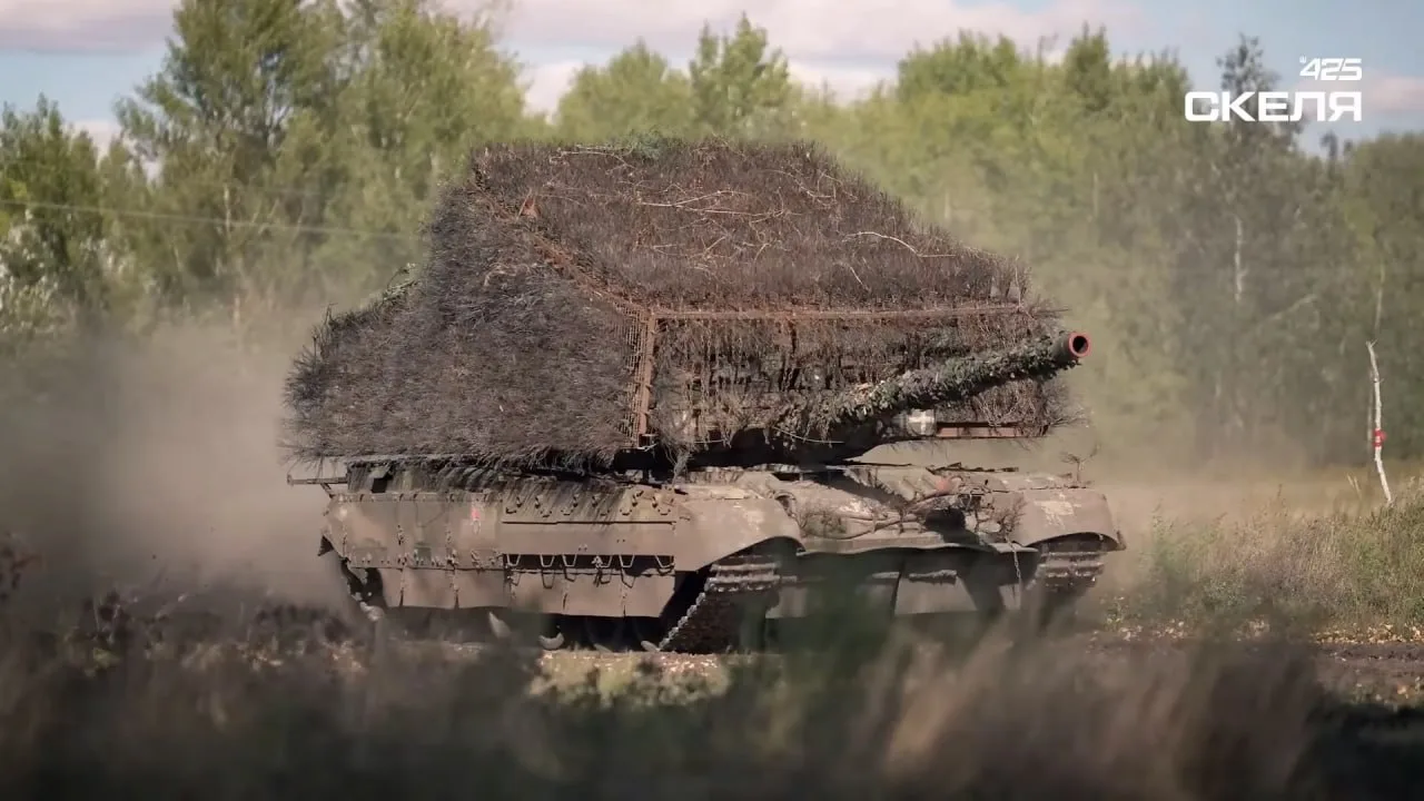 Редкие Т-84 с ежиной броней засветились на вооружении украинского 425-го ОШП "Скала", к...