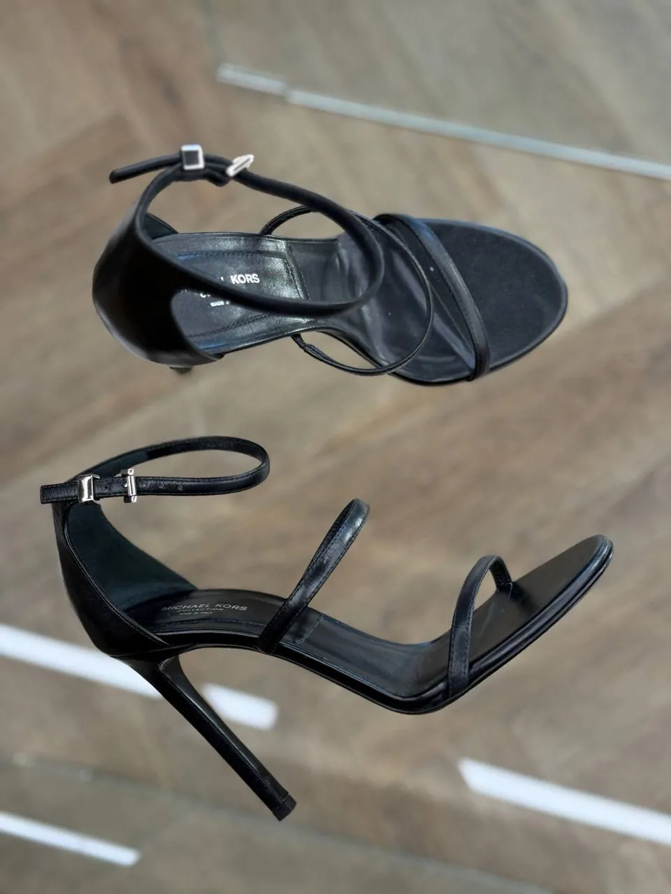 Босоножки Michael Kors
Как новые
Маркировка 37
Кожа
13000₽
8000₽
