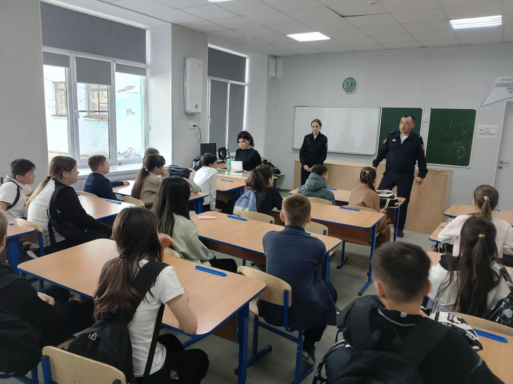 🛡 Безопасность и правопорядок: в школе прошли встречи с инспекторами ОПДН  В рамках реализации мероп