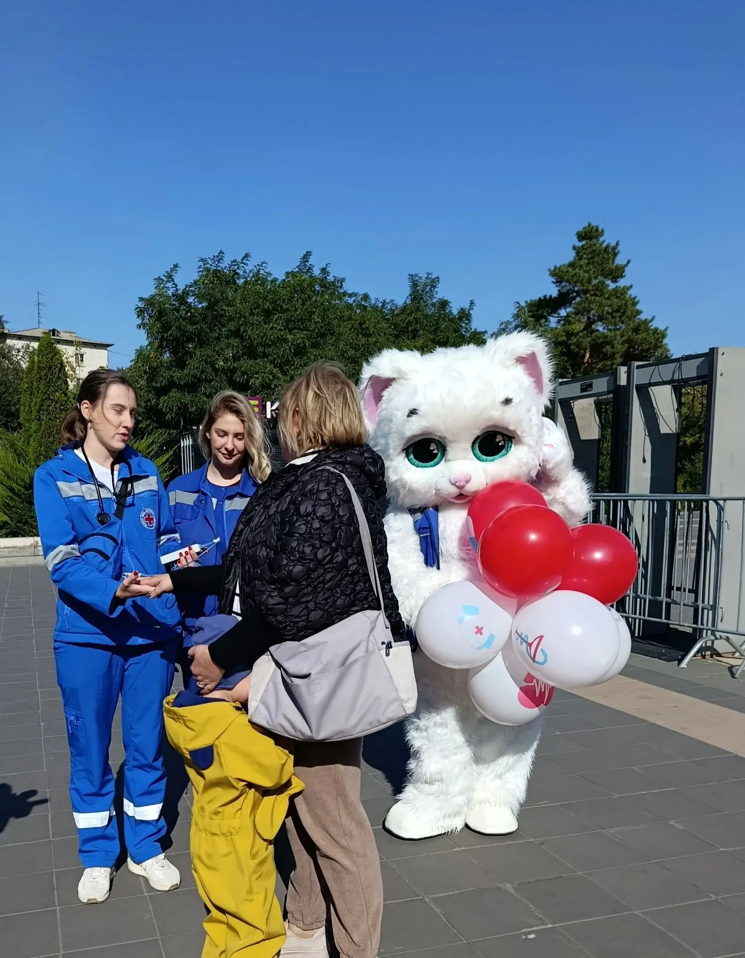 День врача прямо на улице: когда помощь становится ближе.
