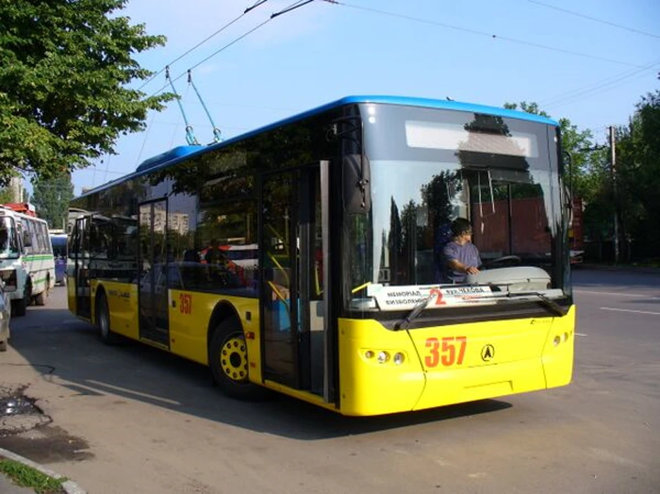 В 2006 году начался выпуск троллейбусов ElectroLAZ-12 и ElectroLAZ-20.