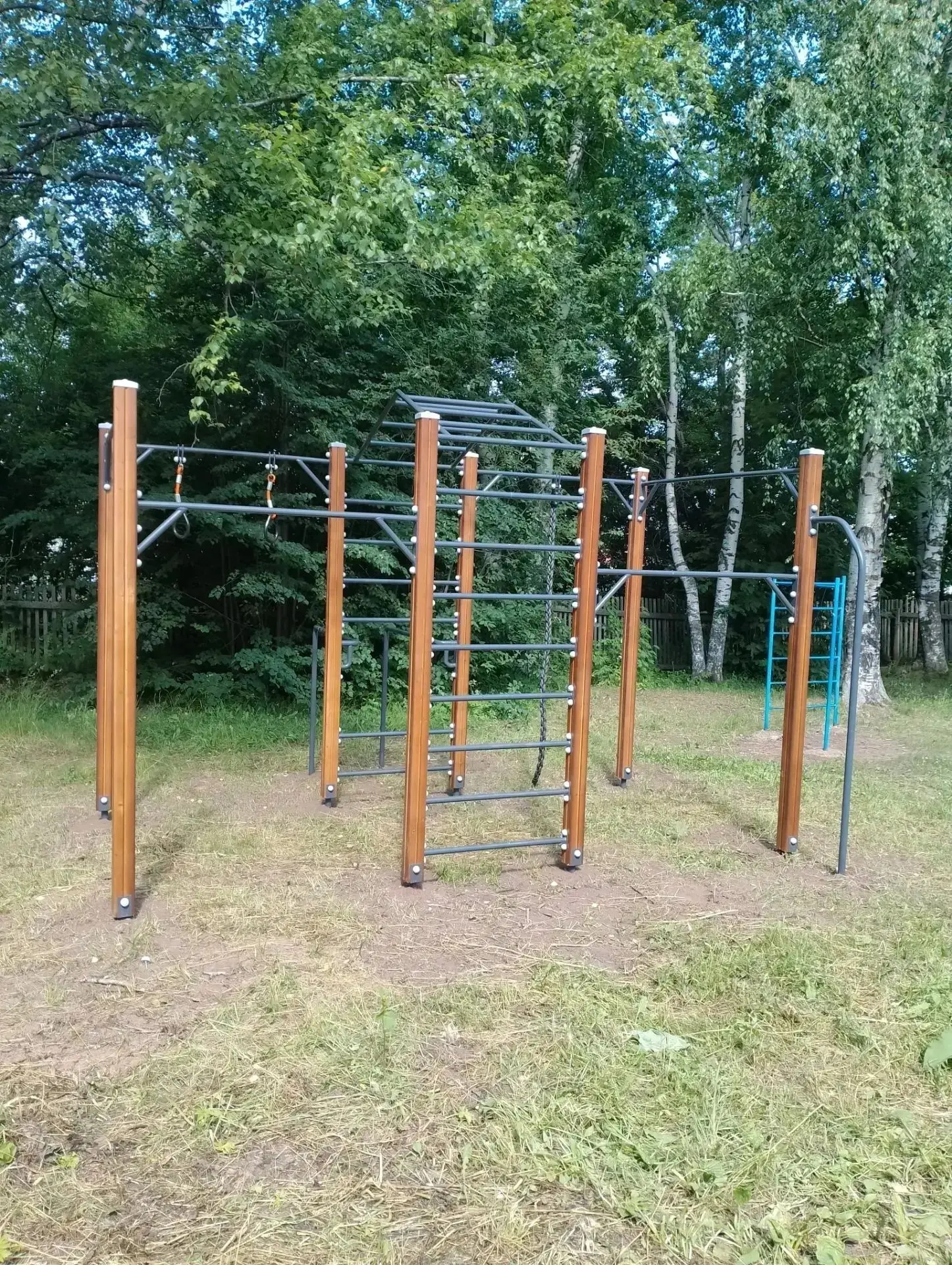 В посёлке Рейд - новая детская площадка.

⚡️Это не просто качели, карусели и спортивная горка. Это —