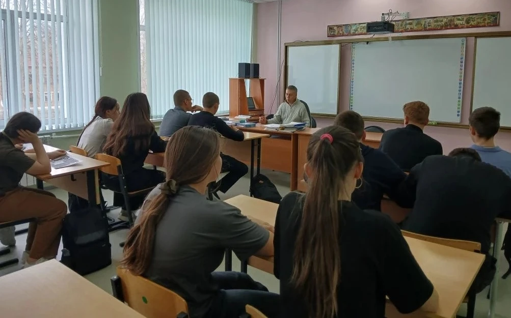 В образовательном учреждении Киташовым Сергеем Николаевичем, руководителем ГБУ «Шиловск...