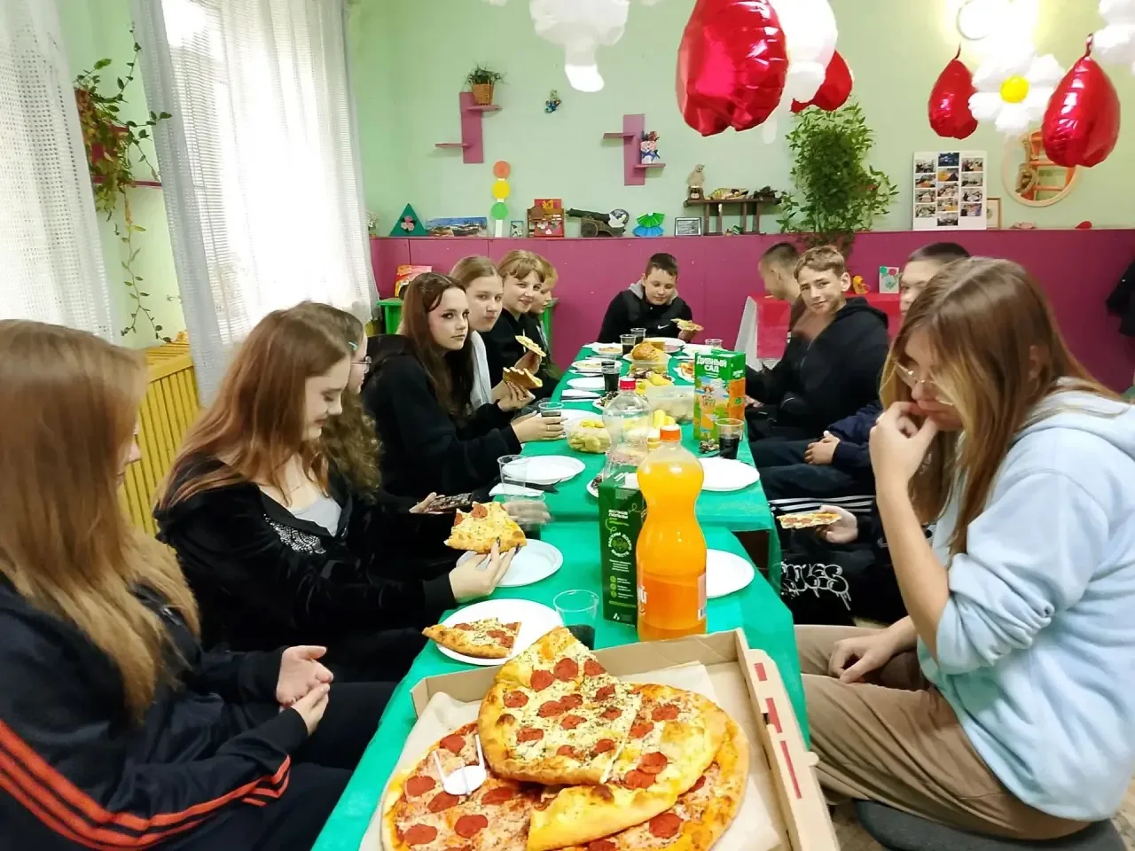 30 августа в Николаевском СК прошел вечер друзей" Вот и лето прошло! ". Лето прекрасное...