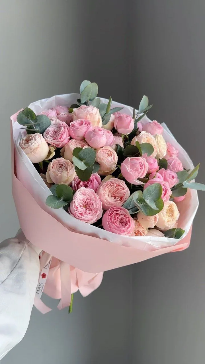 Дорогие мамы! Поздравляю вас с праздником 💐