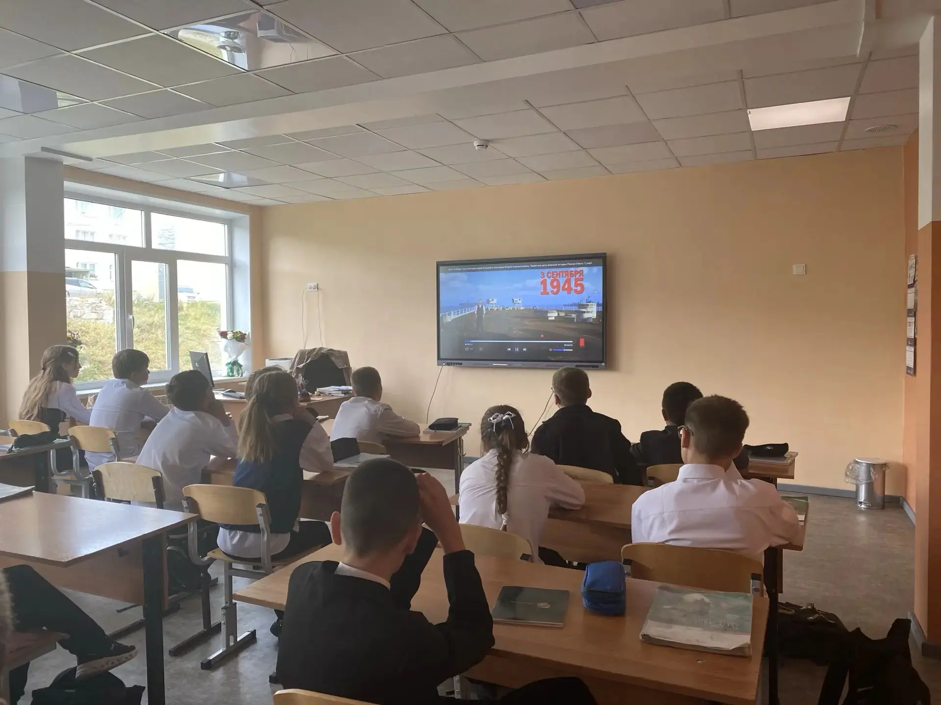 🔸03 сентября 2026г. в МАОУ г. Магадана "СОШ номер 28" прошла видеолекция «Победный авг...