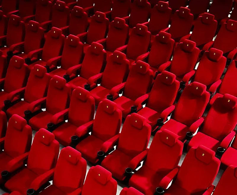 Коллектив кинотеатра «Аврора» поздравляет вас с Днем российского кино! 🎬