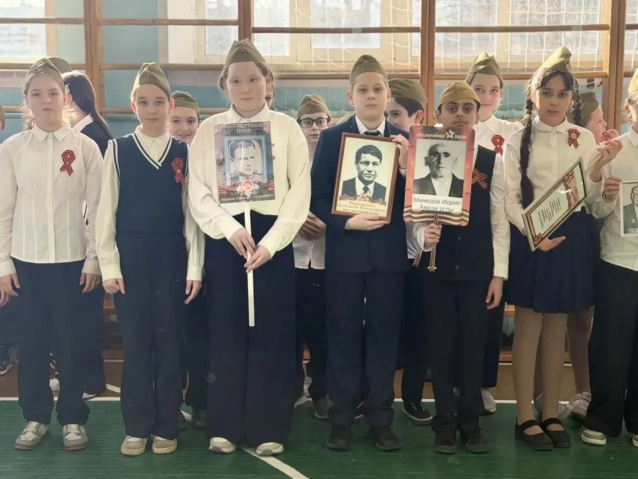 🎖 Мы помним. Мы гордимся.         В преддверии Дня Победы в школе прошли торжественные линейки «Бесс