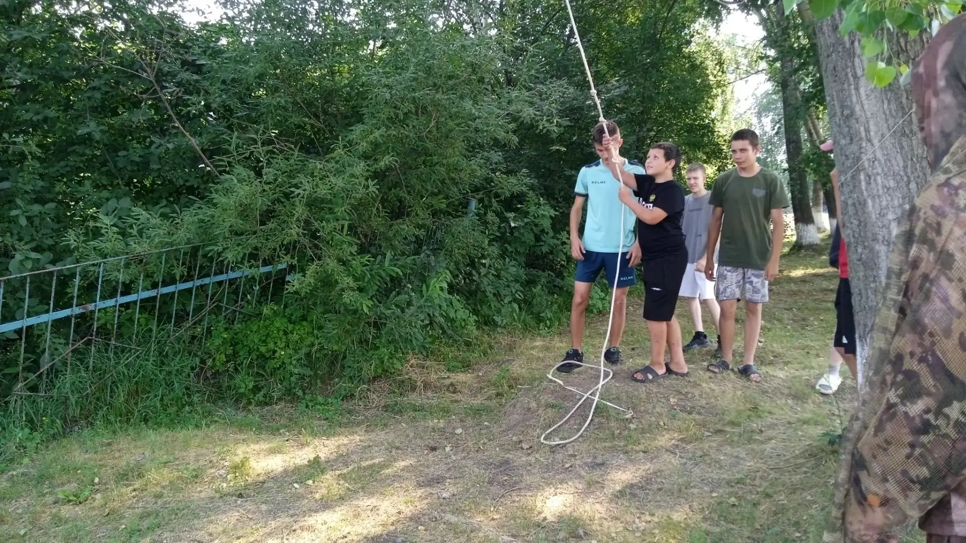 Жизнь ребят в палаточном лагере "Кадетские сборы" полна веселья, интересных событий и новых знаний!