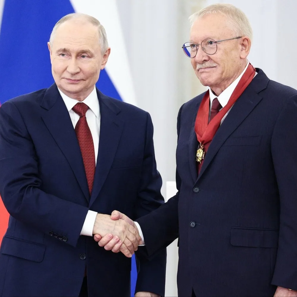 🔝 Олег Морозов награжден орденом «За заслуги перед Отечеством» II степени

Указом Президента Россий