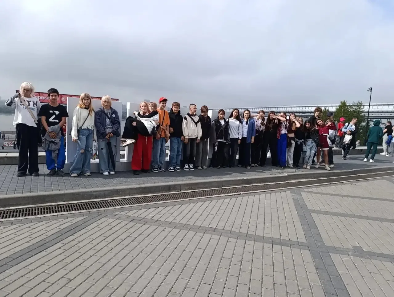 Прямо сейчас делегация нашей школы принимает участие в «Линейке первых» на Михайловской...