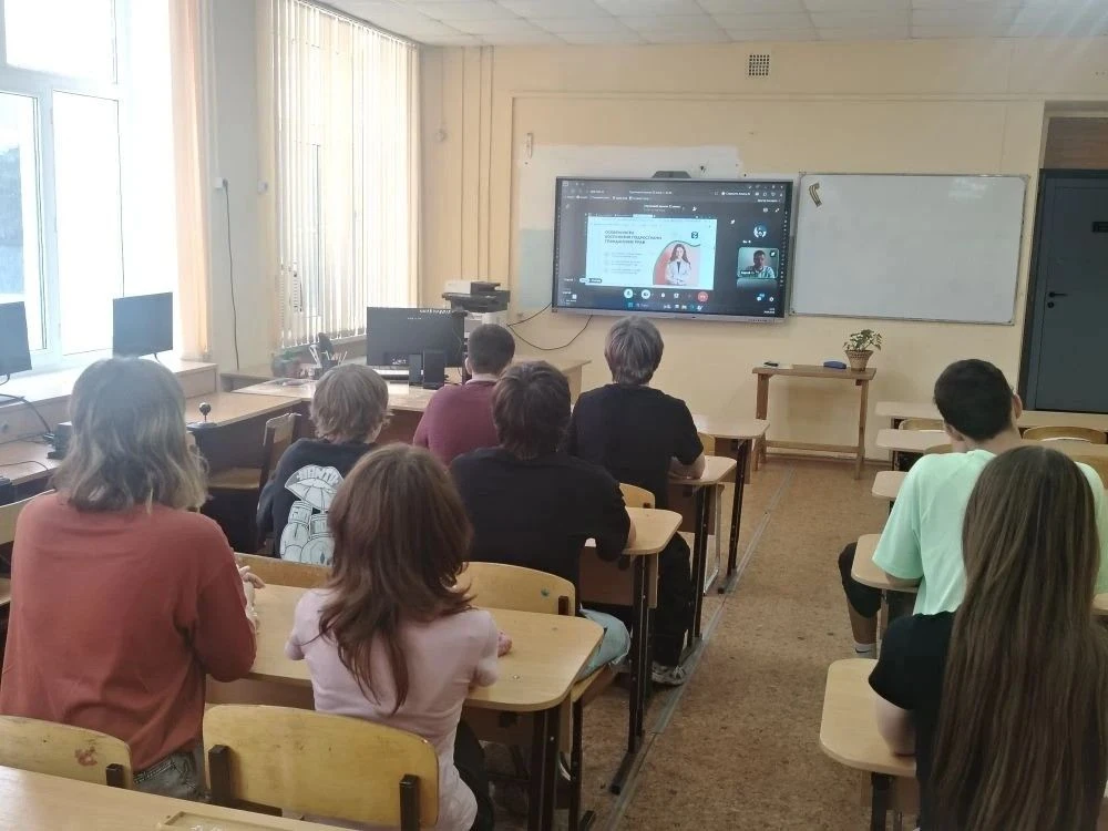 В пришкольных лагерях Краснодарского края продолжаются просветительские встречи для школьников, орга