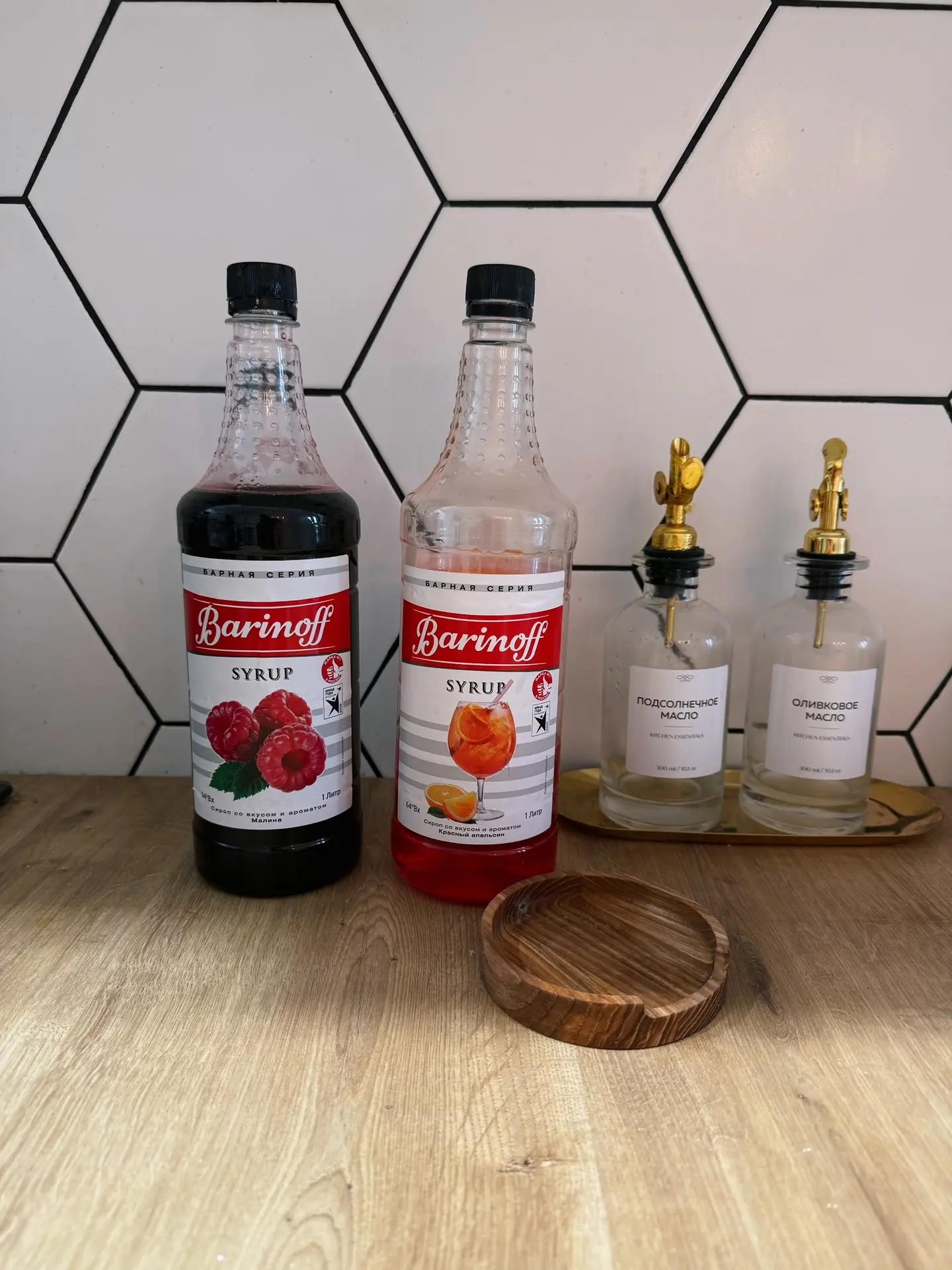 Есть что-то особенное в домашних лимонадах… 🍋🤍

Лёд, 
холодная минералка, 
ломтики лимона, 
свежая