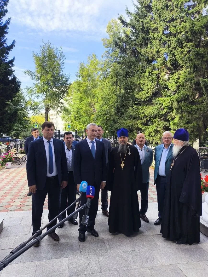 Губернатор Новосибирской области Андрей Травников в ходе рабочей поездки в город Обь по...