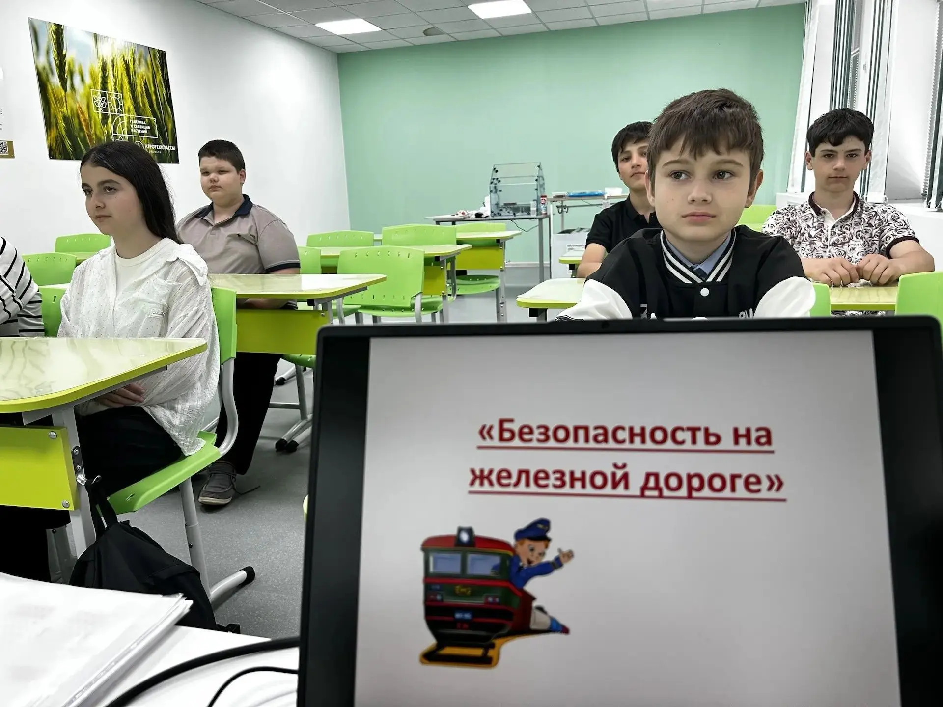 В МБОУ СОШ  № 8 с. Манычское были проведены родительские собрания в 1-11 классах с расс...