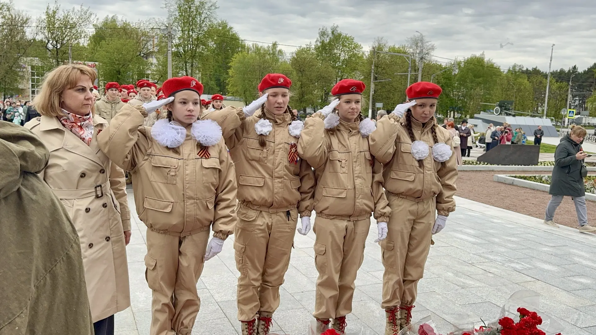 ✨Память поколений: Юнармейцы почтили подвиг героев  🇷🇺 9 мая, в День Великой Победы, юнармейцы отряд