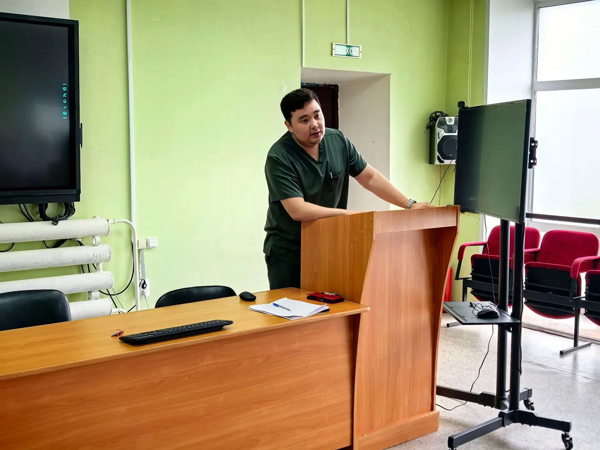 📍Главный врач Красноусольской ЦРБ провёл совещание с сотрудниками ФАПов и ВА

🏥Главный врач нашей 