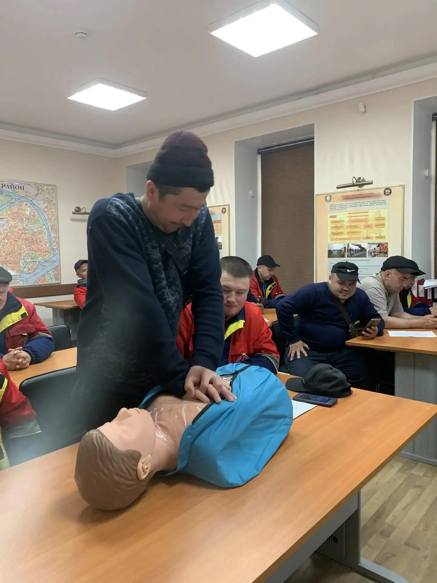 В рамках планового обучения по охране труда в учебном классе Жилищного агентства Петрог...