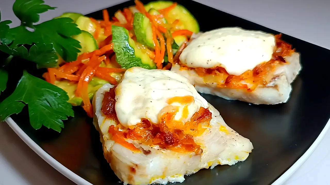 🐟 Минтай с овощами и сметанной «шапочкой» - просто, вкусно и по-домашнему!