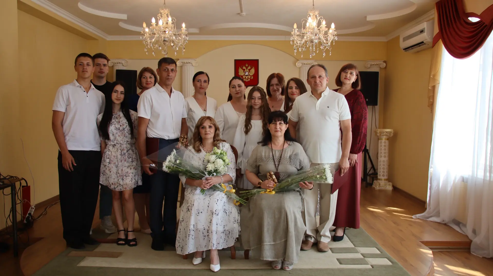 В День семьи, любви и верности в Ленинградском ЗАГСе чествовали семейных юбиляров!