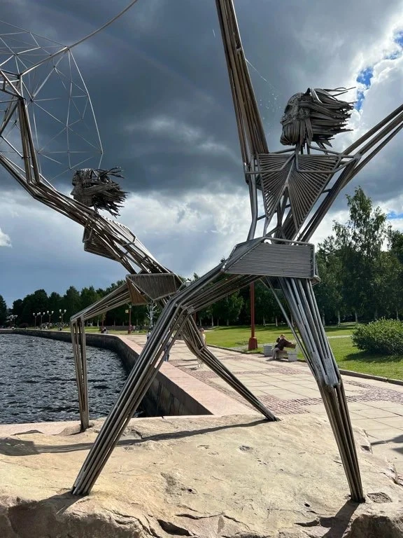 🎣 Скульптура «Рыбаки», Республика Карелия

На Онежской набережной в Петрозаводске находится одна из