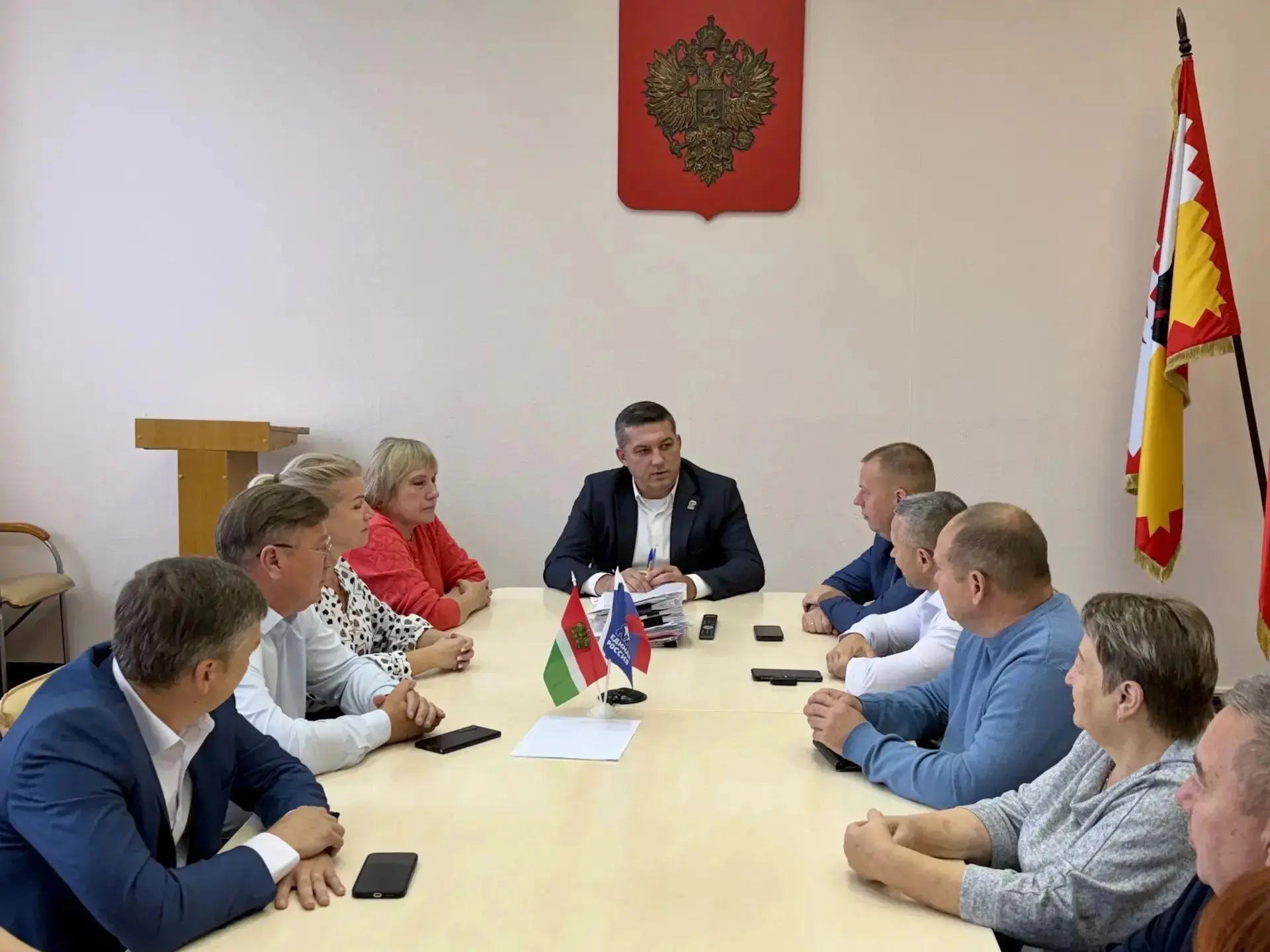 ✅Провёл рабочее совещание с руководителями территориальных отделов округа.