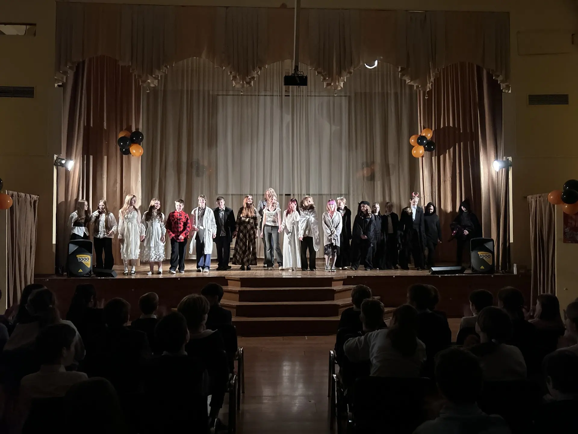Премьера спектакля  🎭 Ребята из нашей студии «Школьный театр» под руководством Муранова Константина 