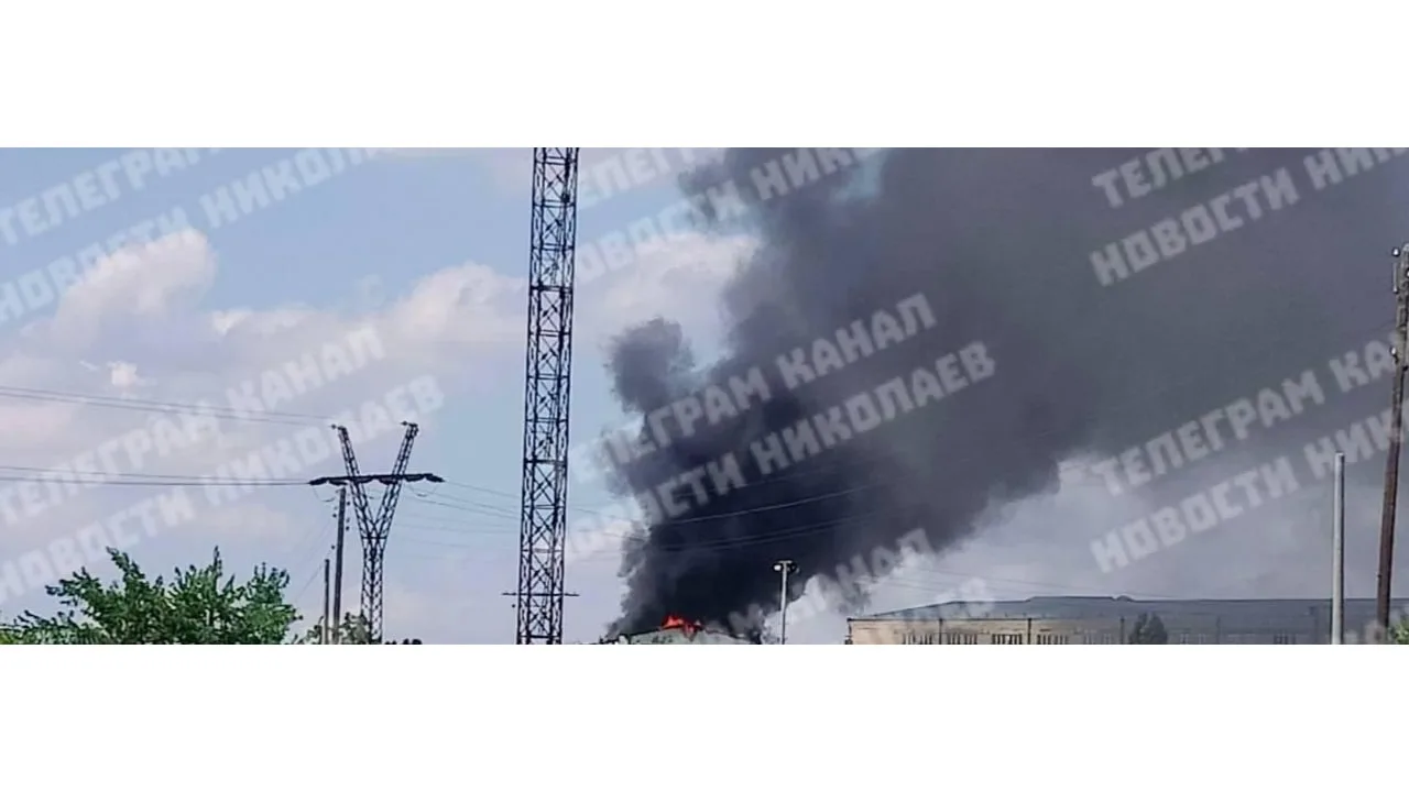 🖥️ Российский беспилотник нанёс точный удар по топливному резервуару в Заводском район...