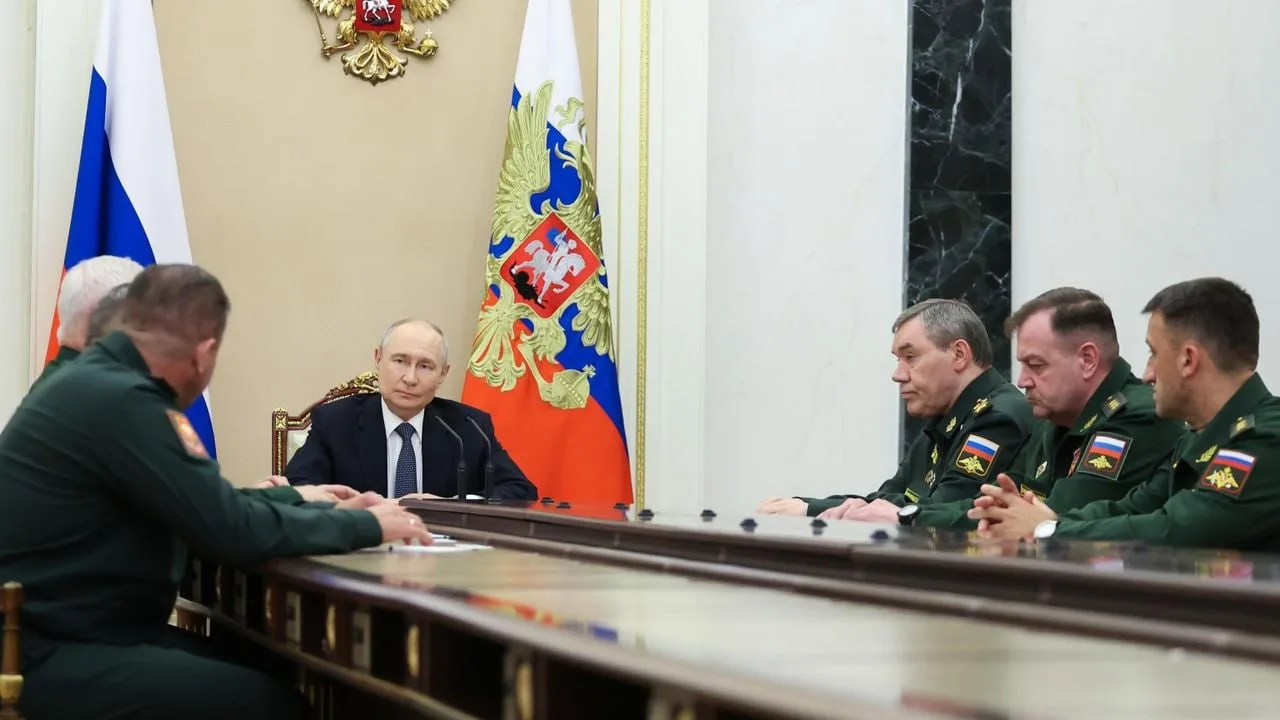 Минобороны разъяснило кадровые перестановки 
👉 Подробнее 👈
——————————————
Президент провёл встречу