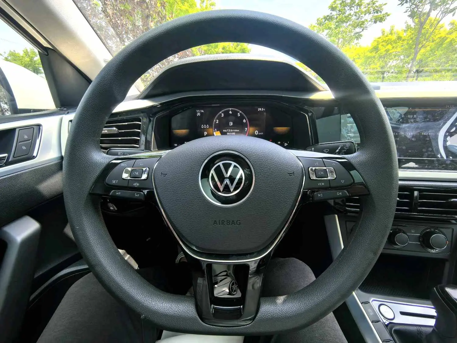 【Название автомобиля】Volkswagen POLO Plus 1.5 Colorful Technology Edition Automatic 202...