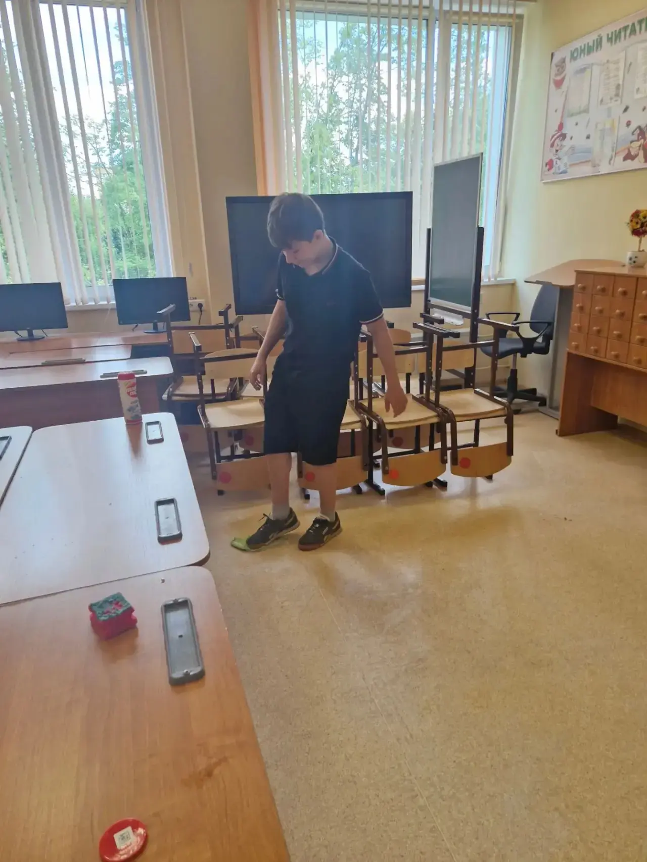 В МБОУ «Образовательный центр «Созвездие»» продолжает свою работу Трудовая бригада.💪🏻 👍