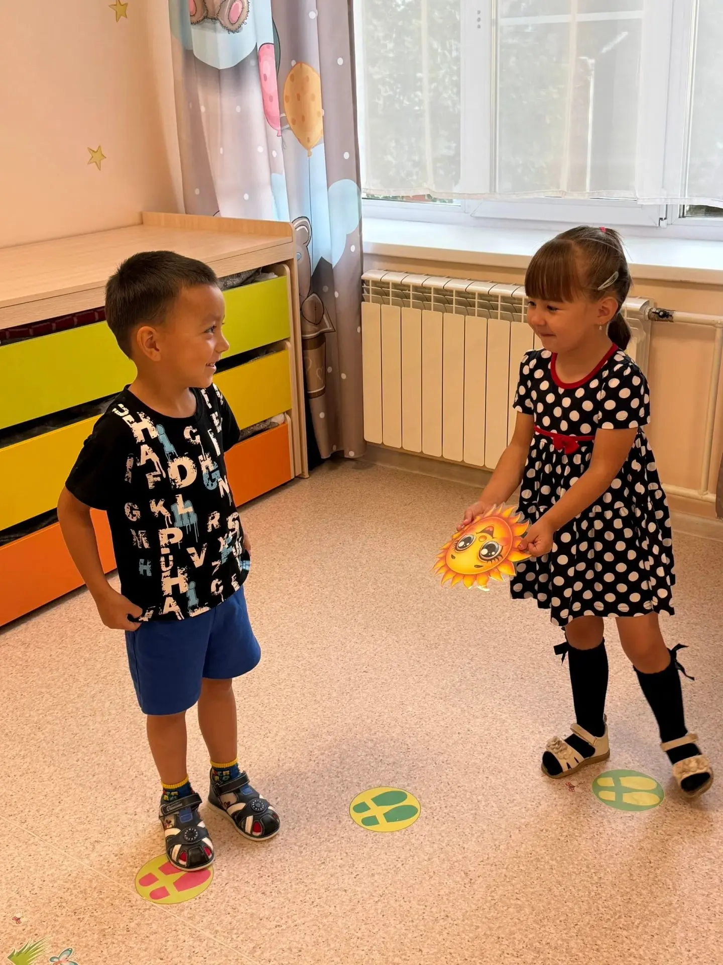 День радости и дружбы в группе «Зайчата»! ☀️🐰