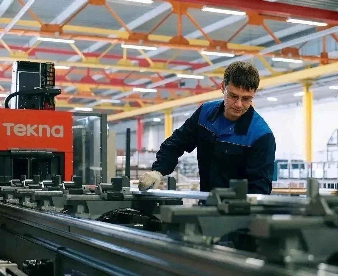В АО «ТАТПРОФ» ТРЕБУЕТСЯ ПРЕССОВЩИК НА ГИДРОПРЕСС