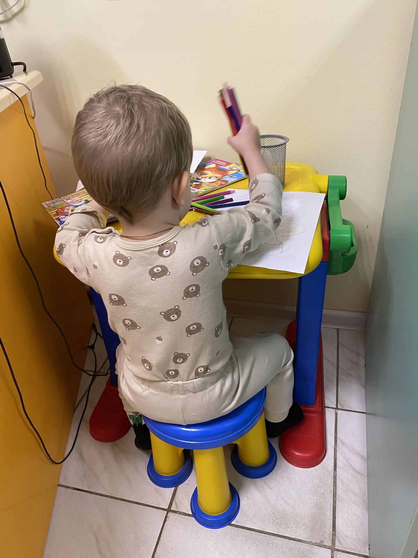 Доброе утро, друзья ❤️

Михаил ходит в бассейн уже практически как к себе домой 😁 Вчера по-хозяйски