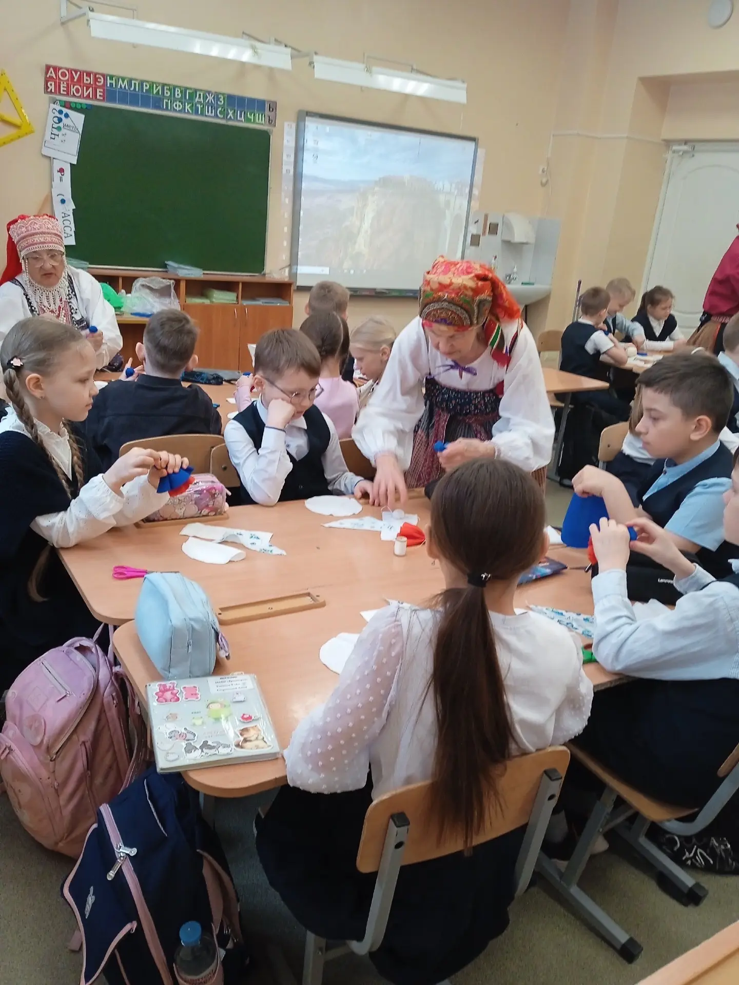 💫 День творчества в 3 «А»! 💫  20 апреля ребята окунулись в мир народных традиций: к ним в гости приш