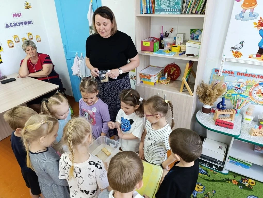 В средней группе прошло открытое занятие по конструированию, на тему «Строение кораблей».